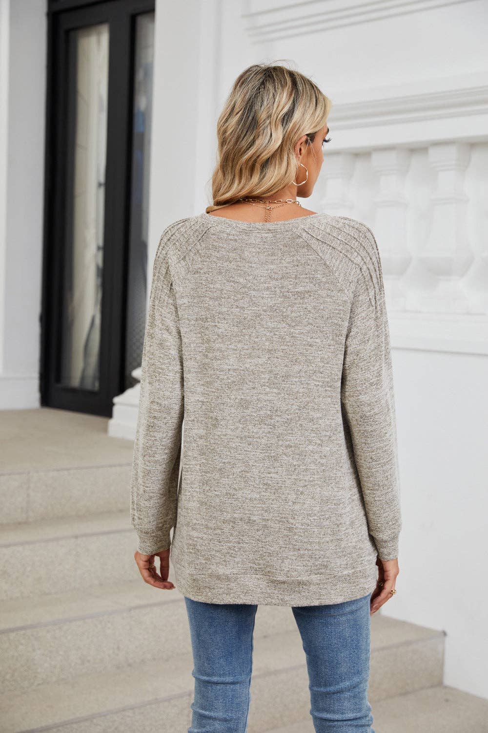 Lovesoft - Solid Color Round Neck Loose Pull-up Long-sleeved Top