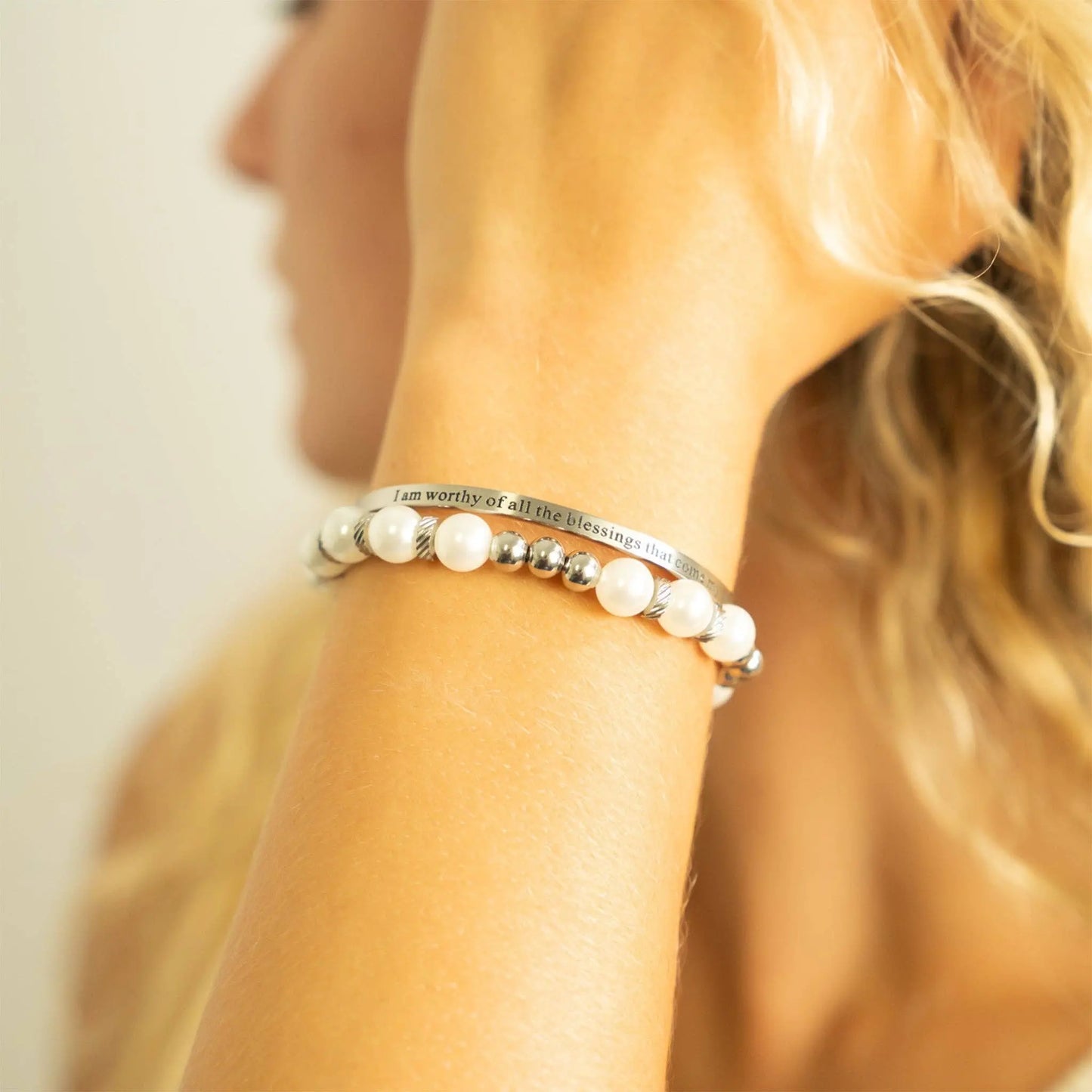 WJW - 18K Gold PVD 8mm Kiska Glass Pearl Stretch Bracelet WJW