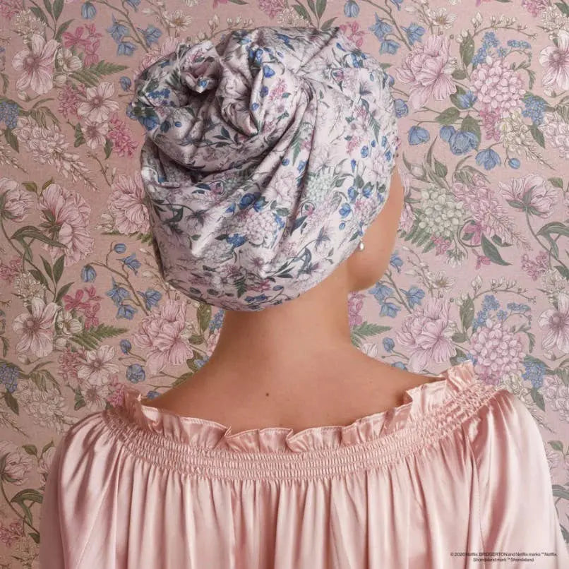 KITSCH - Bridgerton x Kitsch Satin-Lined Flexi Shower Cap in Wisteria KITSCH