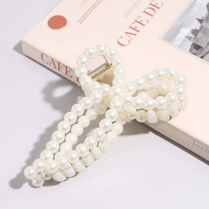 JOSSLYN PEARL HAIR CLAW CLIPS