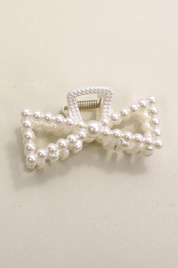 JOSSLYN PEARL HAIR CLAW CLIPS