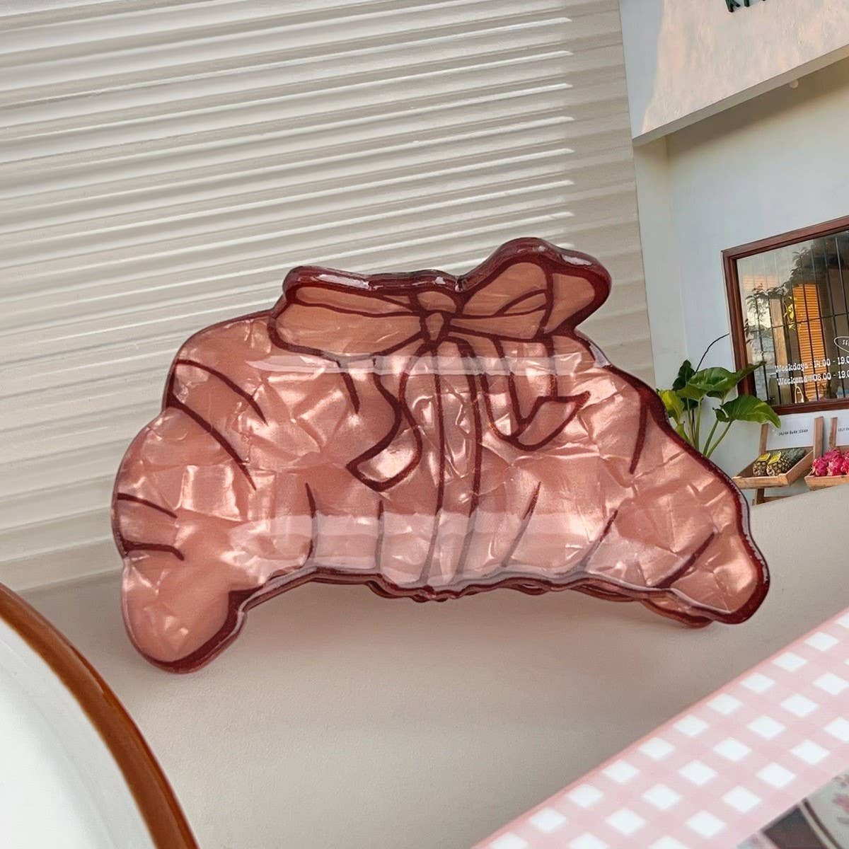 JOSSLYN COFFEE CUP CROISSANT HAIR CLAW CLIPS